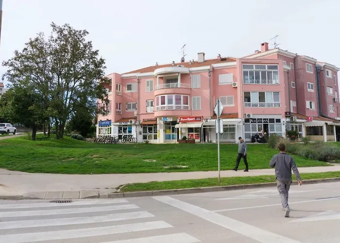 Apartament Spacious By The Sea 8+4 Pula