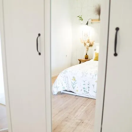 דירה Spacious By The Sea 8+4 פולה