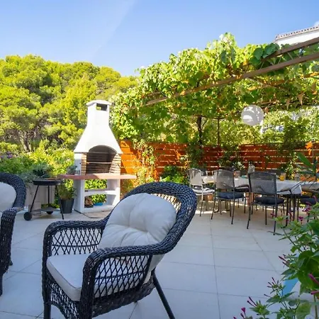 Spacious By The Sea 8+4 * Πούλα