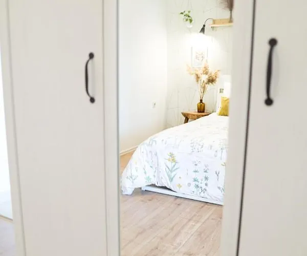Appartamento Spacious By The Sea 8+4 Pola