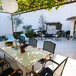 Spacious By The Sea 8+4 *